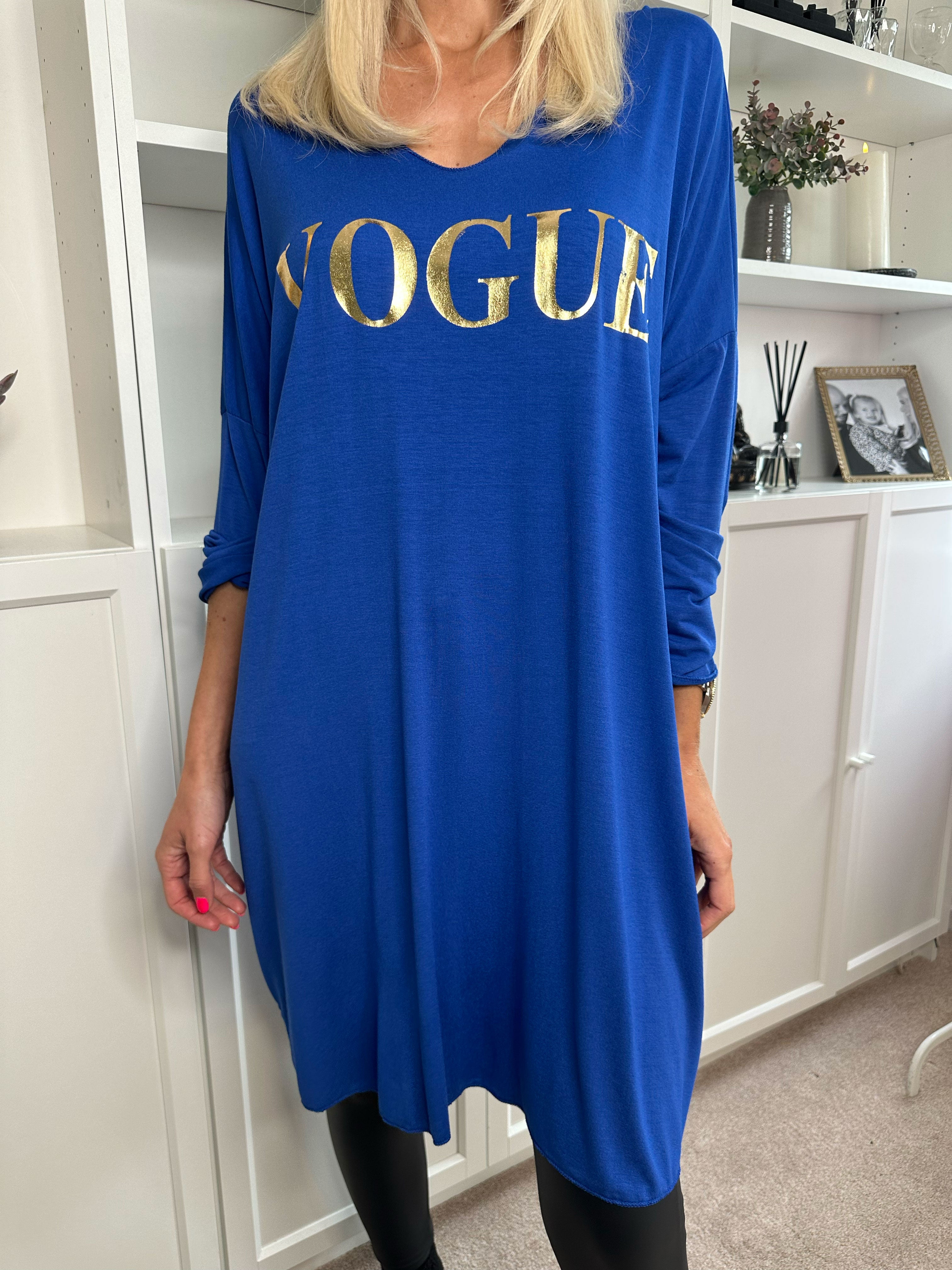 Vogue Long Sleeve - Langærmet kjole i viskose med guld skrift